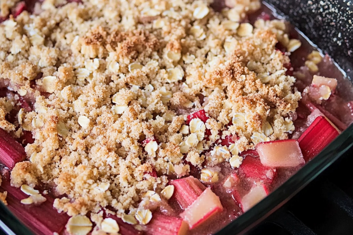 Delicious Rhubarb Crisp Delight